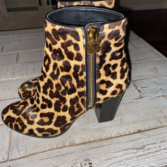 MICHAEL KORS leopard ankle boot - Picture 3 of 3